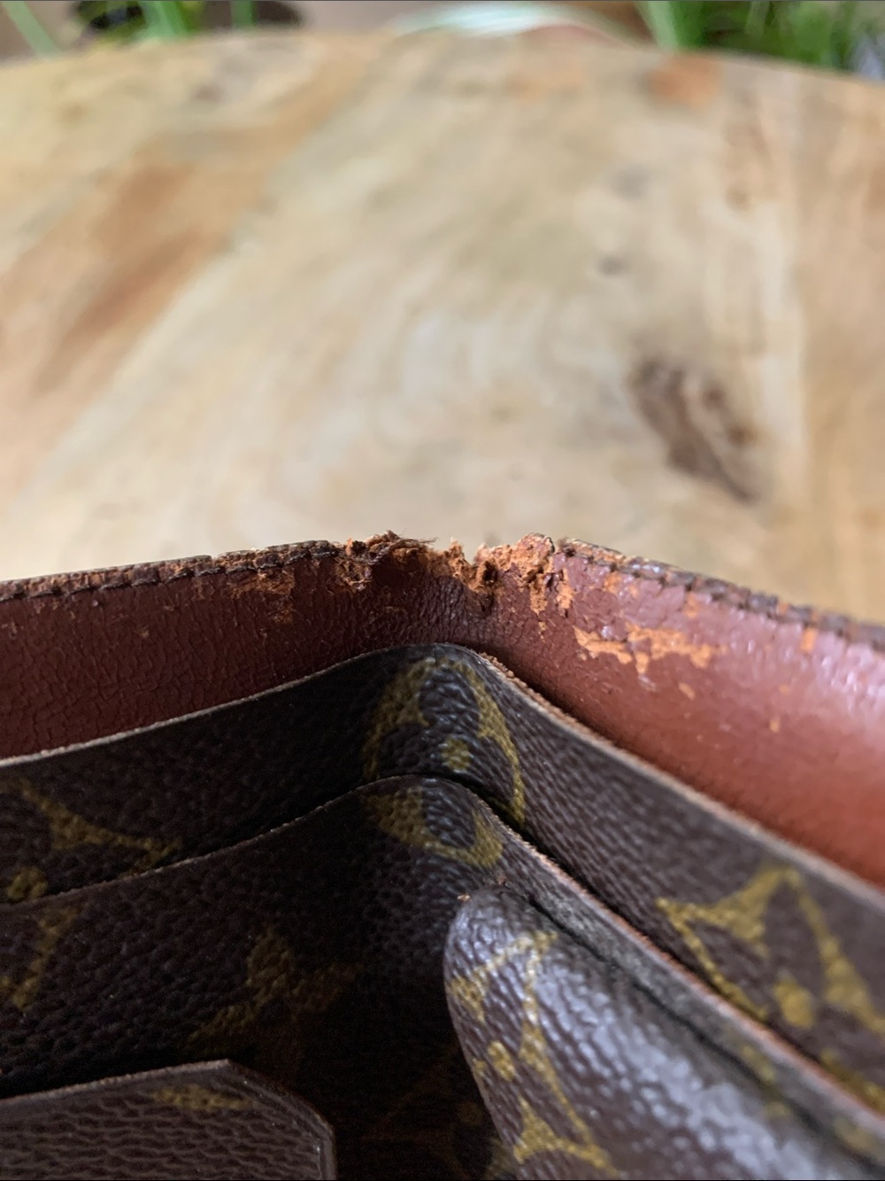 LOUIS VUITTON Vintage Monogram Canvas Bi-Fold Wallet - 1987 - Picture 5 of 11